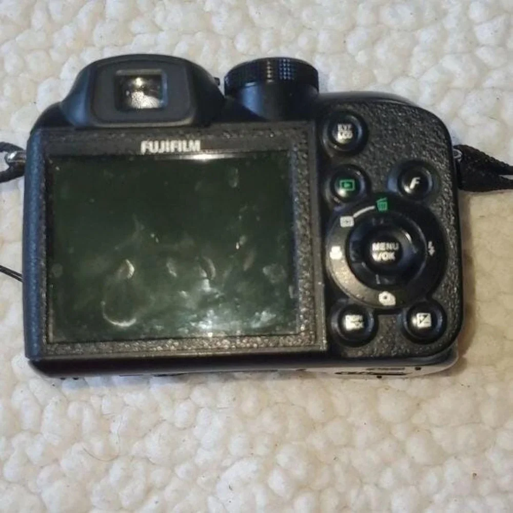 Fujifilm Finepix S1500 MP‎ 12X Image Camera, Strap & Lens Cover